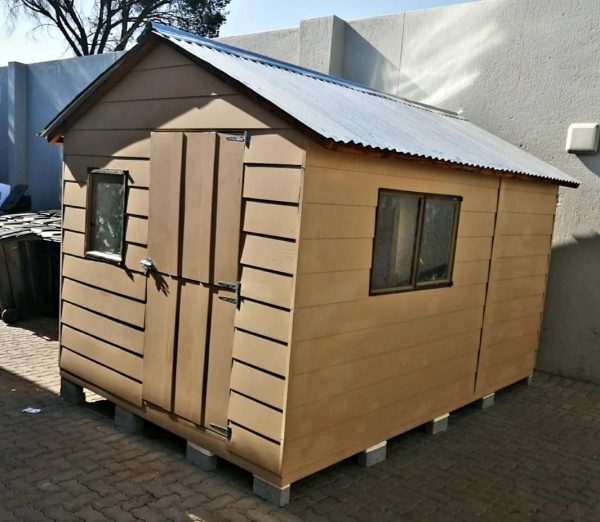 2.4m x 3.6m, 3 Windows, Stable Door, Partition - Image 2