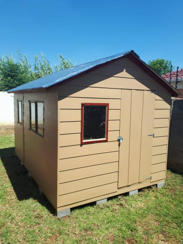 2.4m x 3.6m, 3 Windows, Stable Door, Partition