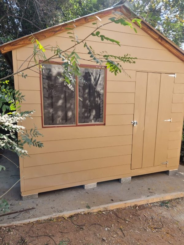 3.0m x 6.0m, 3 Windows