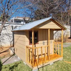 1.8m x 1.8m + 0.6m Veranda, Reduced Height, 1 Window, Stable Door